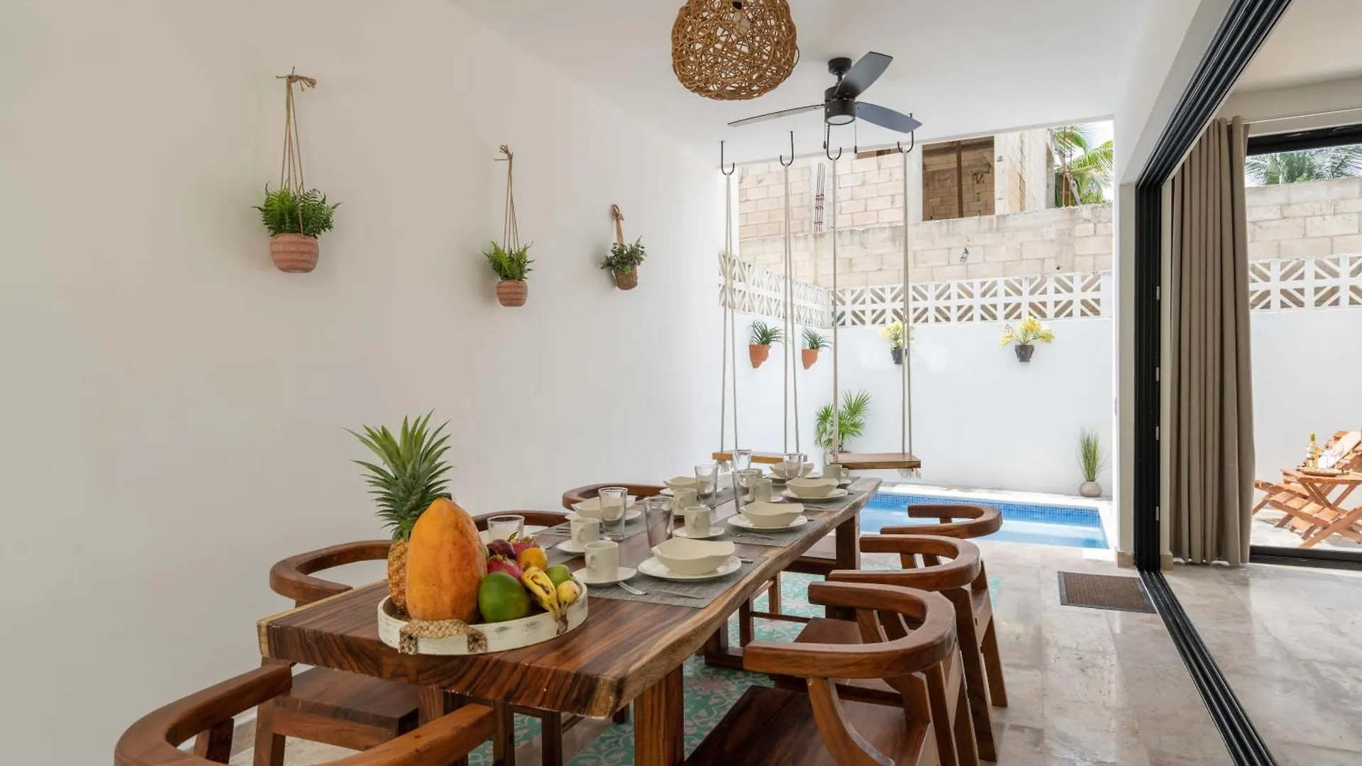 Casa Laura - Tulum - Private Townhome For 6 Guest - 3 Bedrooms - 5 Beds- Restaurant Walking Distance