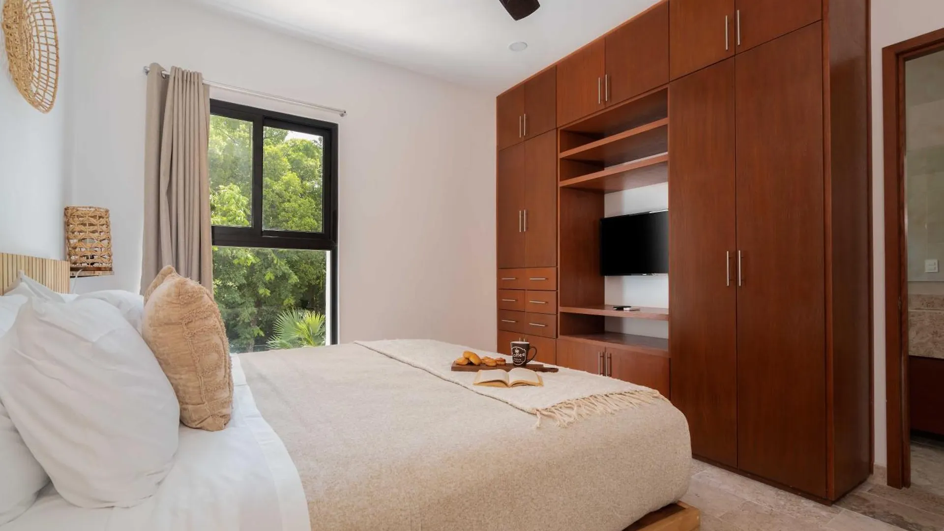 Casa Laura - Tulum - Private Townhome For 6 Guest - 3 Bedrooms - 5 Beds- Restaurant Walking Distance 0*,
