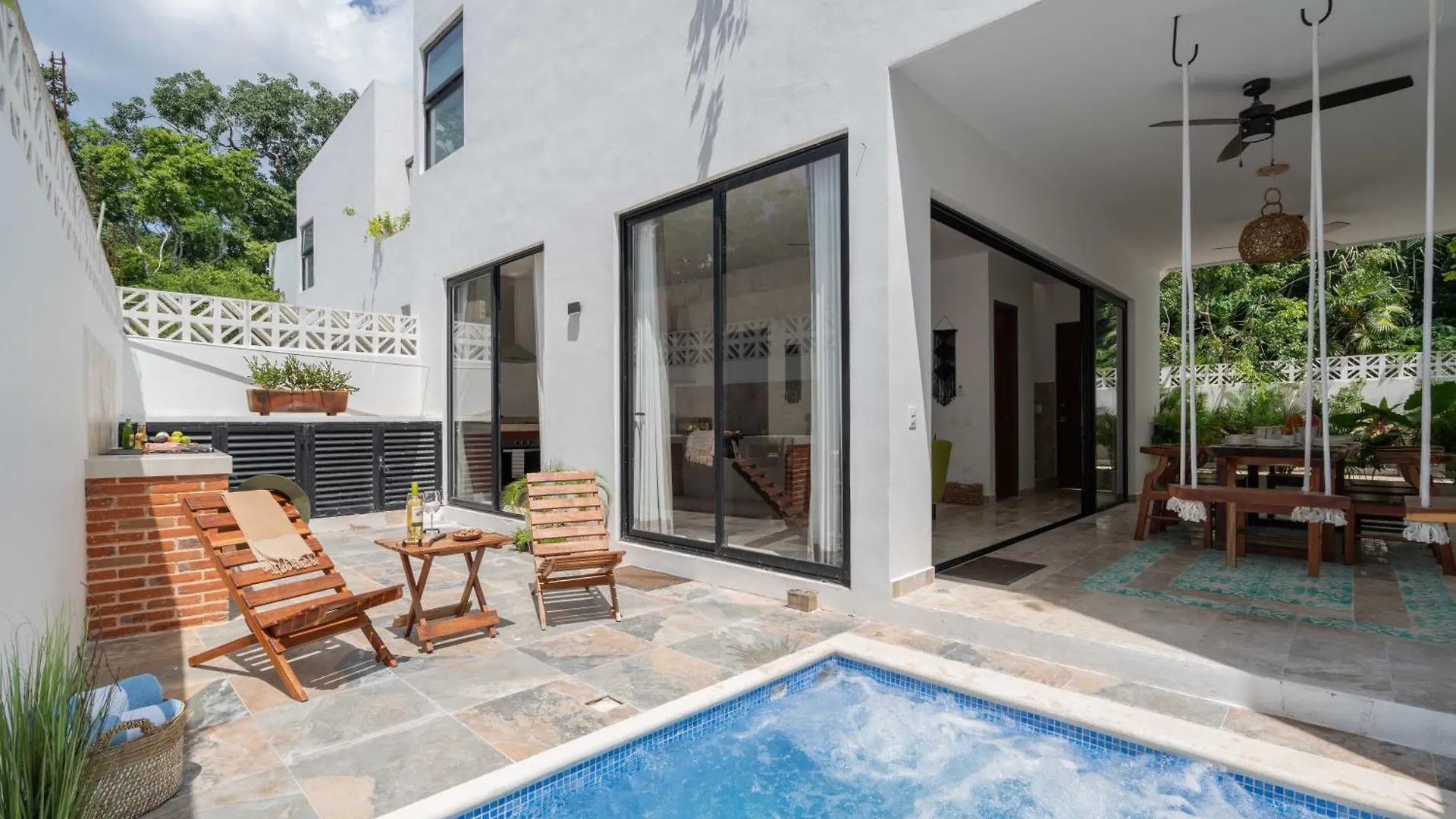 Casa Laura - Tulum - Private Townhome For 6 Guest - 3 Bedrooms - 5 Beds- Restaurant Walking Distance