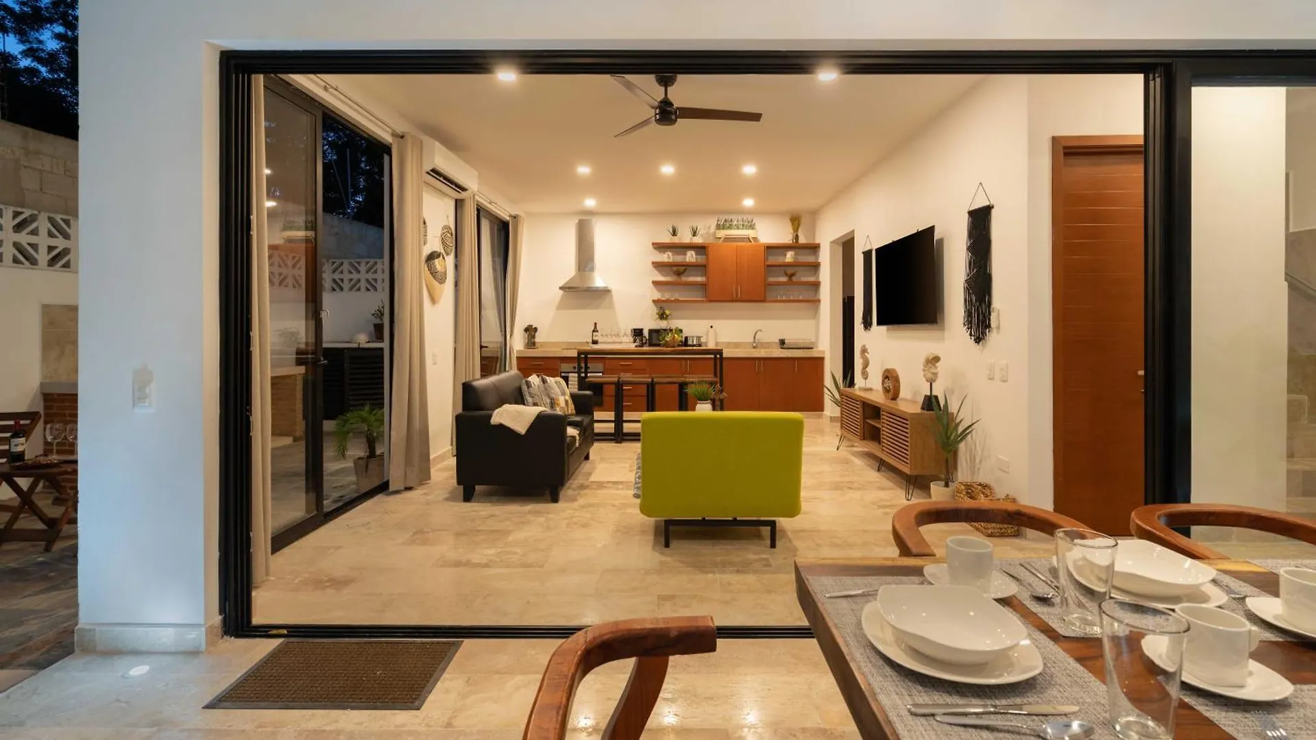 Apartment Casa Laura - Tulum - Private Townhome For 6 Guest - 3 Bedrooms - 5 Beds- Restaurant Walking Distance Mexico