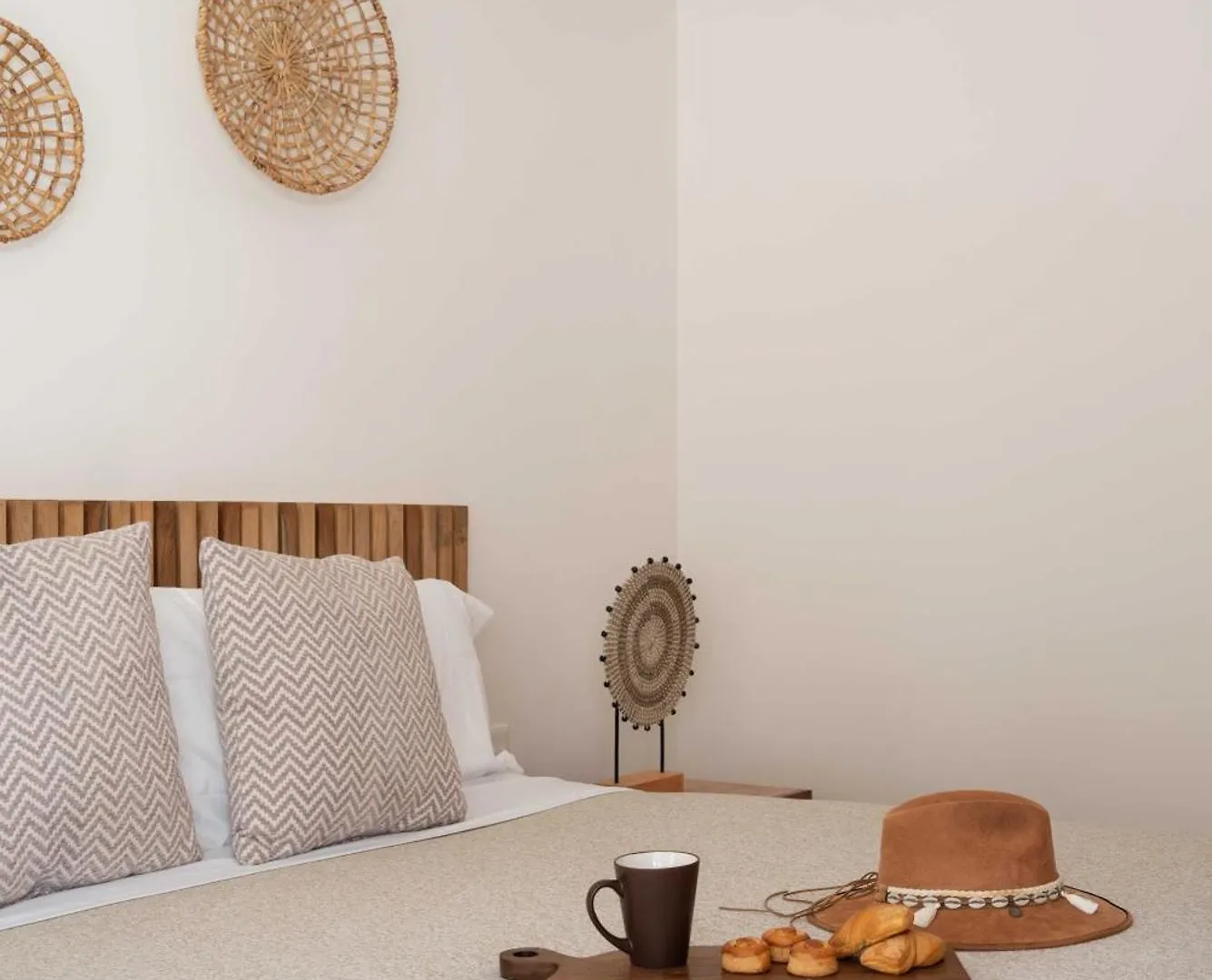 Casa Laura - Tulum - Private Townhome For 6 Guest - 3 Bedrooms - 5 Beds- Restaurant Walking Distance