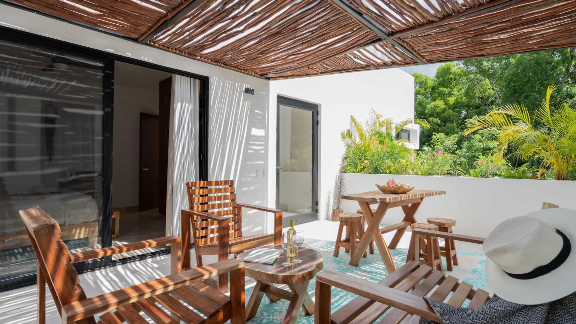 Casa Laura - Tulum - Private Townhome For 6 Guest - 3 Bedrooms - 5 Beds- Restaurant Walking Distance 0*,  Mexico