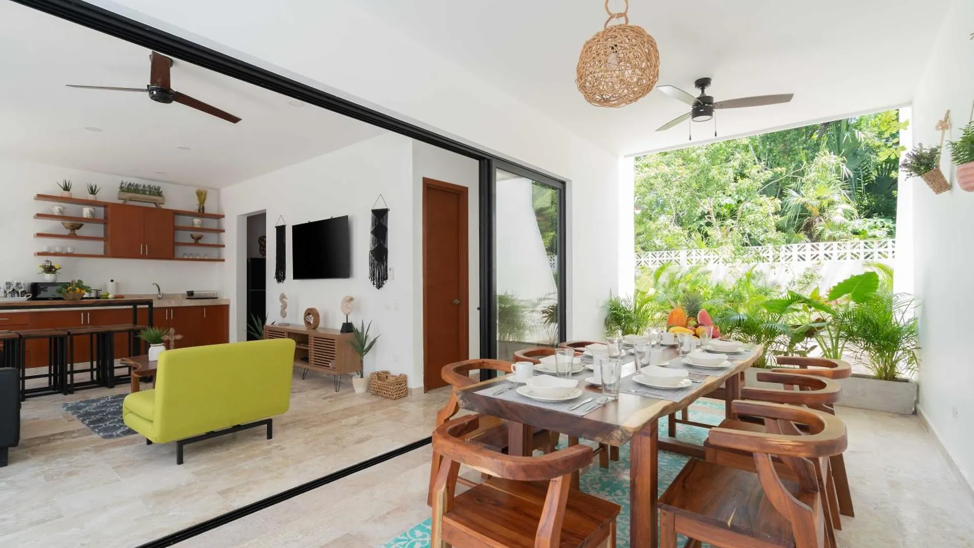 Casa Laura - Tulum - Private Townhome For 6 Guest - 3 Bedrooms - 5 Beds- Restaurant Walking Distance Apartment