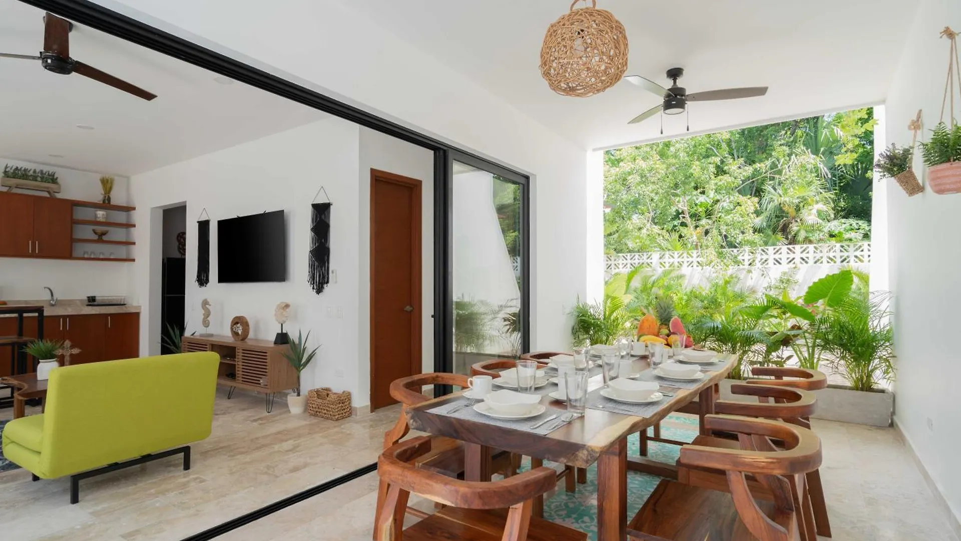 Casa Laura - Tulum - Private Townhome For 6 Guest - 3 Bedrooms - 5 Beds- Restaurant Walking Distance Mexico