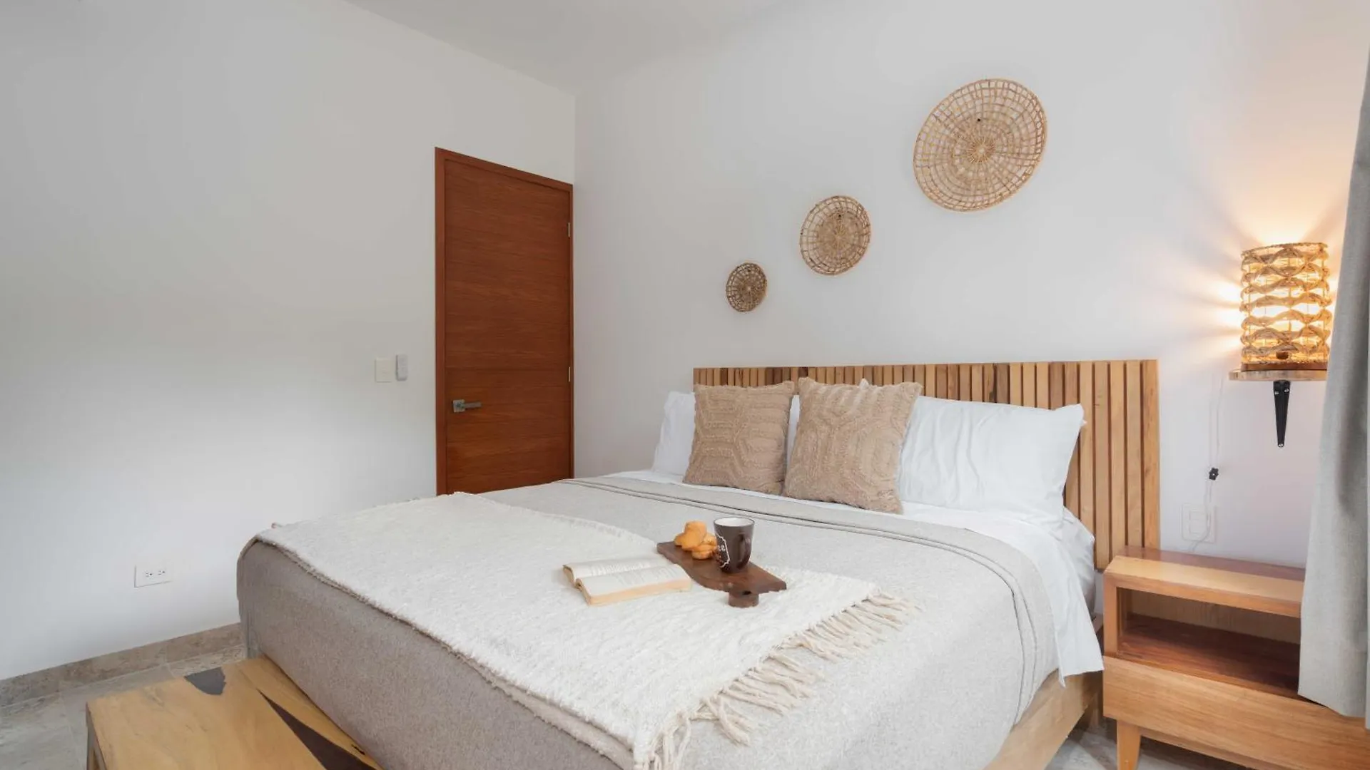 Apartment Casa Laura - Tulum - Private Townhome For 6 Guest - 3 Bedrooms - 5 Beds- Restaurant Walking Distance Mexico