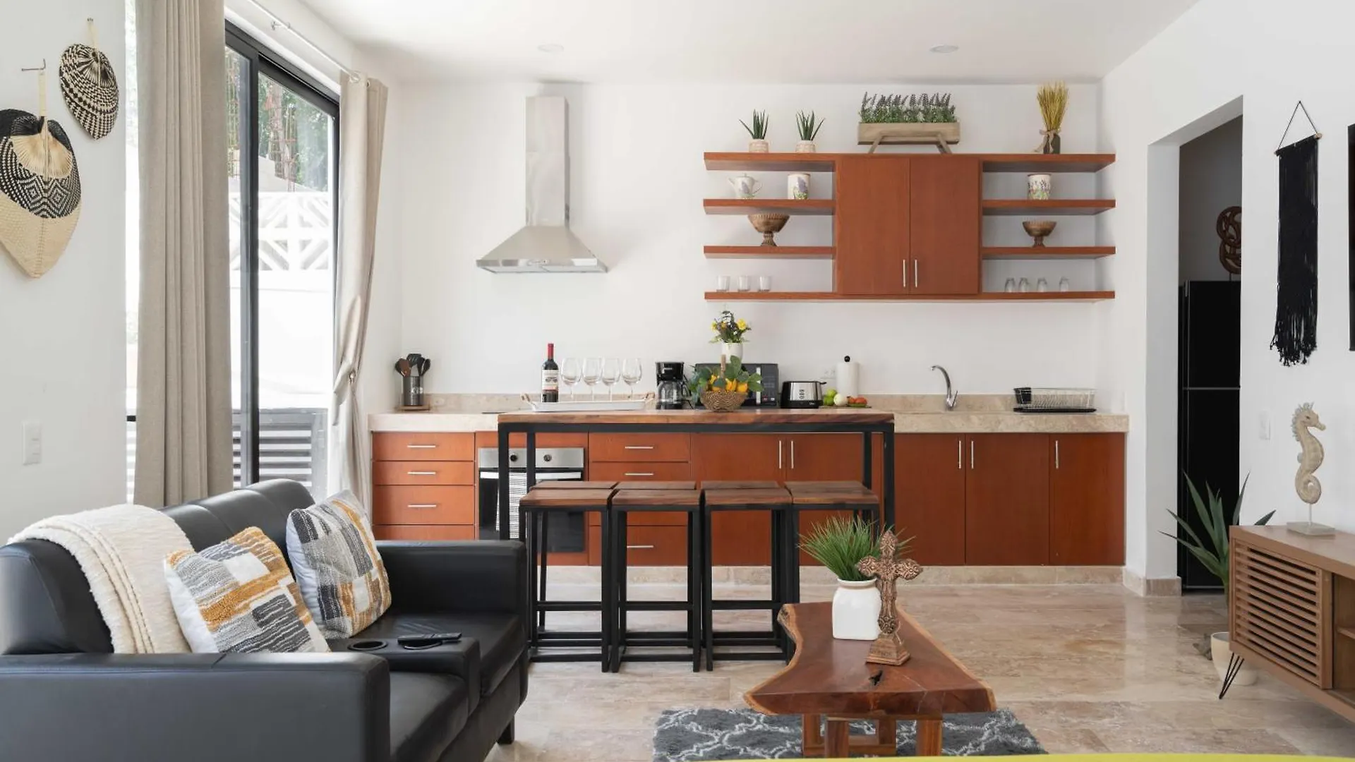 Casa Laura - Tulum - Private Townhome For 6 Guest - 3 Bedrooms - 5 Beds- Restaurant Walking Distance Mexico