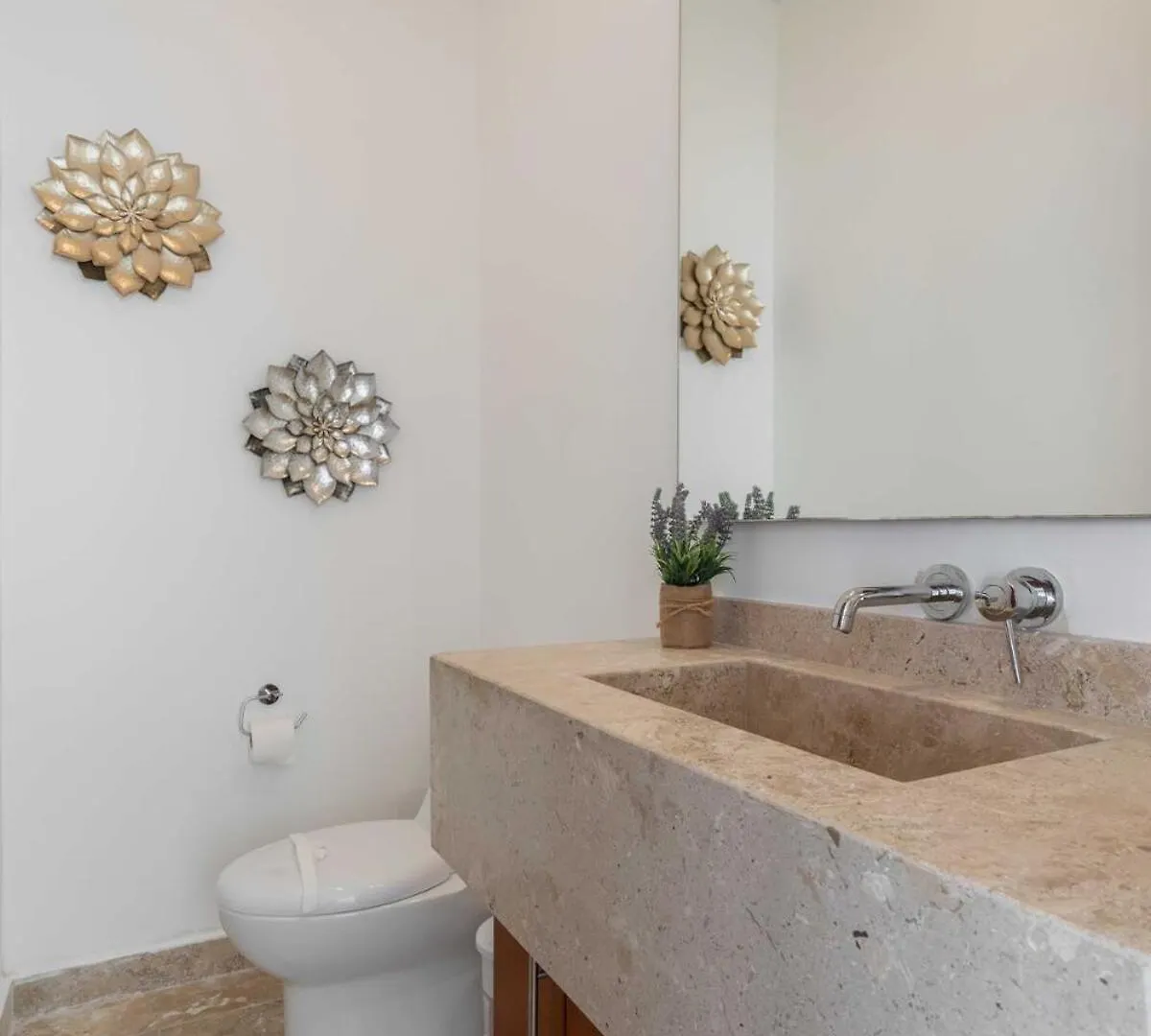 Casa Laura - Tulum - Private Townhome For 6 Guest - 3 Bedrooms - 5 Beds- Restaurant Walking Distance