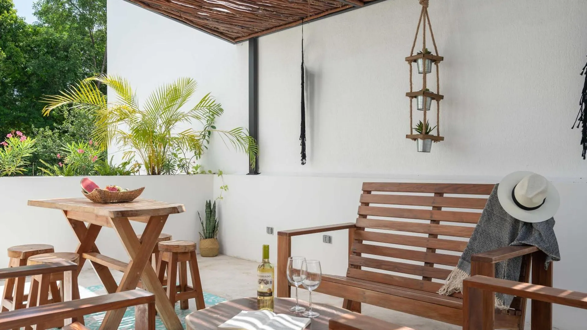 Casa Laura - Tulum - Private Townhome For 6 Guest - 3 Bedrooms - 5 Beds- Restaurant Walking Distance Mexico